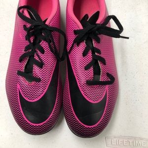 Pink Nike women’s soccer clear